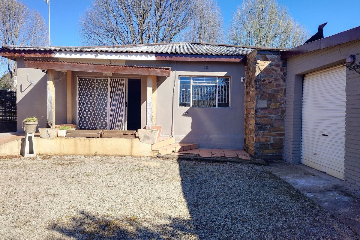 4 BEDROOM HOUSE WITH FLATLET FOR SALE IN GRASKOP - Photo 4