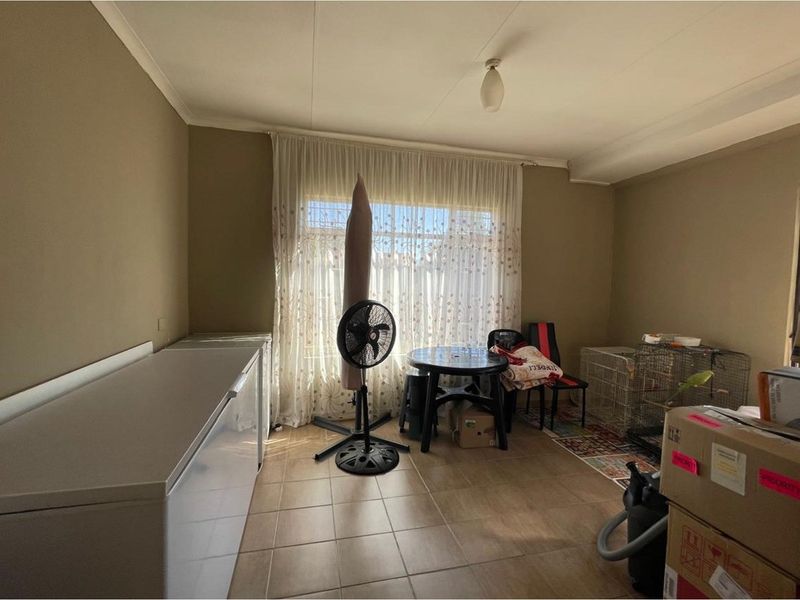 Charming 3-Bedroom Home with Flatlet and Entertainment Haven in Amielpark, Newcastle - Photo 9