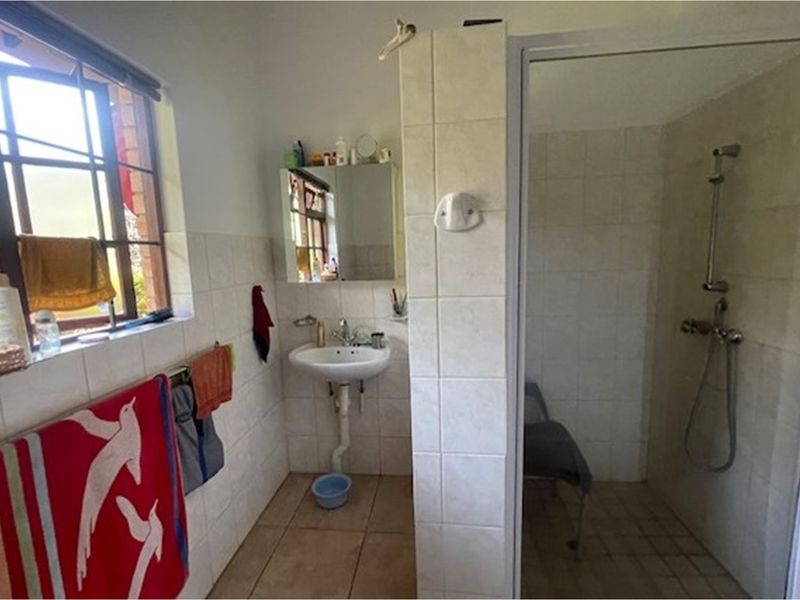 "Charming 1-Bedroom Apartment in White River" - Photo 5