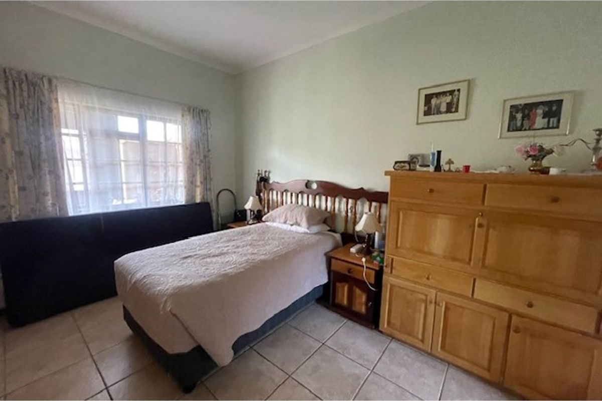 "Charming 1-Bedroom Apartment in White River" - Photo 2