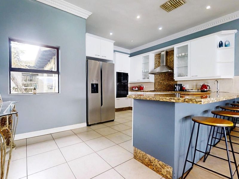 "Exclusive Waterfront Living: Pecanwood's Hidden Gem!" - Photo 10