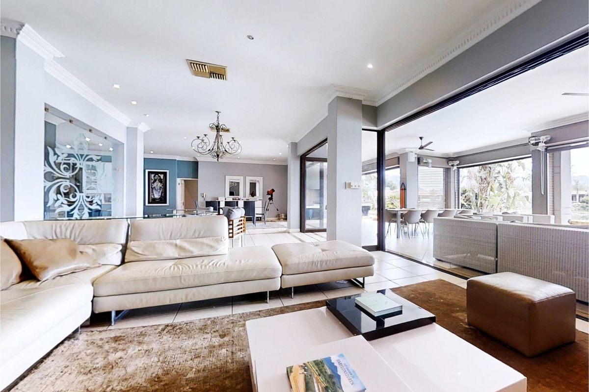 "Exclusive Waterfront Living: Pecanwood's Hidden Gem!" - Photo 4