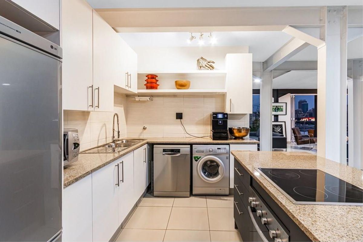 Elevated Modern Luxury. Discover The View From The Top With This Super Indulgent Duplex Penthouse. - Photo 4