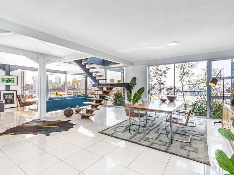 Elevated Modern Luxury. Discover The View From The Top With This Super Indulgent Duplex Penthouse. - Photo 9