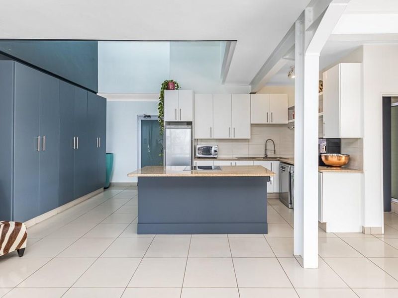 Elevated Modern Luxury. Discover The View From The Top With This Super Indulgent Duplex Penthouse. - Photo 5