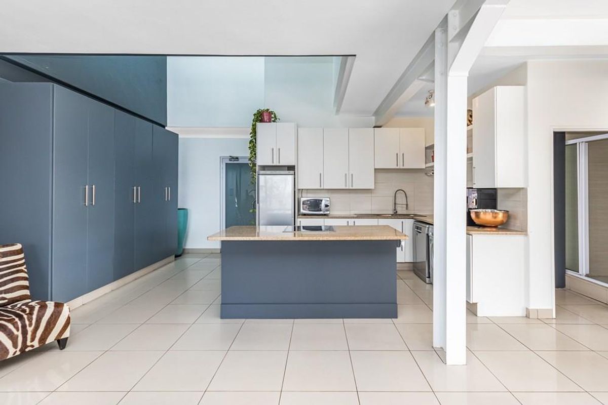 Elevated Modern Luxury. Discover The View From The Top With This Super Indulgent Duplex Penthouse. - Photo 5