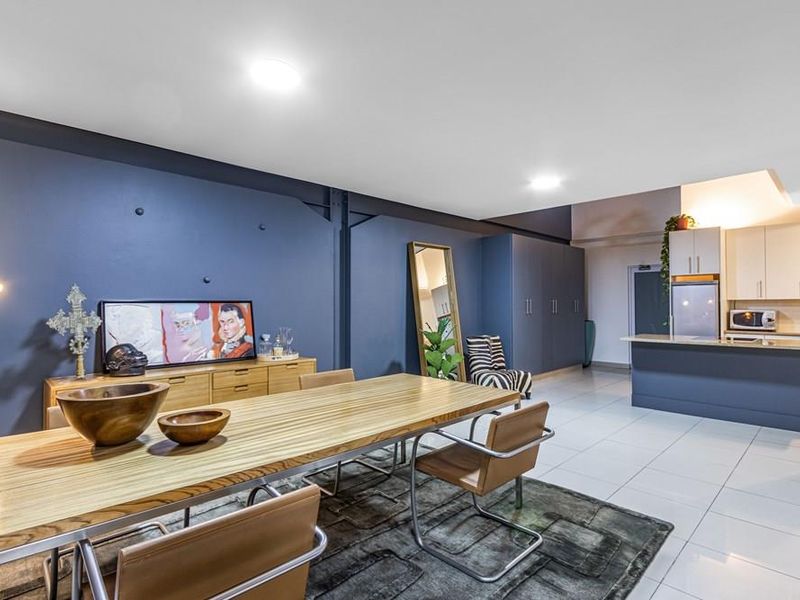 Elevated Modern Luxury. Discover The View From The Top With This Super Indulgent Duplex Penthouse. - Photo 7