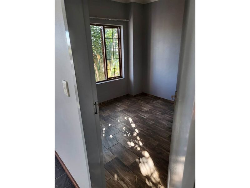 2 Bedroom ,1 Bathroom apartment available for sale in Noordwyk - Photo 6