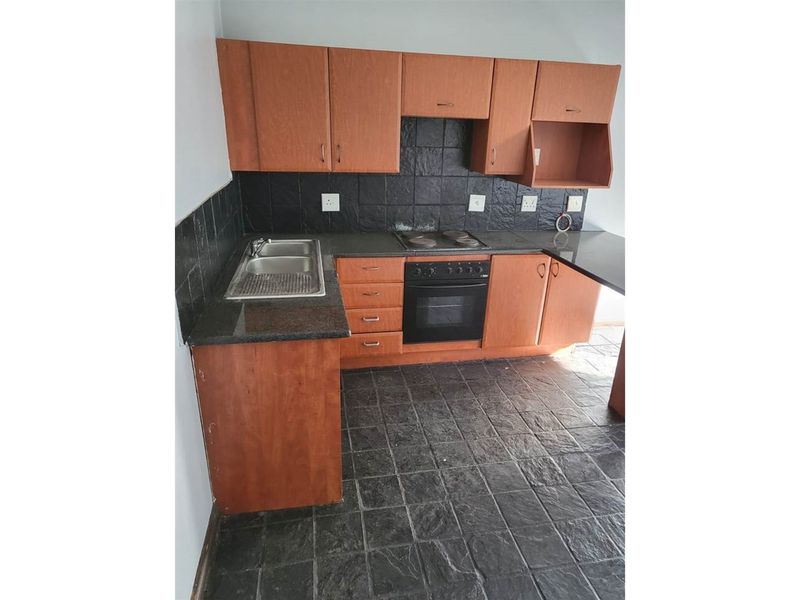 2 Bedroom ,1 Bathroom apartment available for sale in Noordwyk - Photo 3