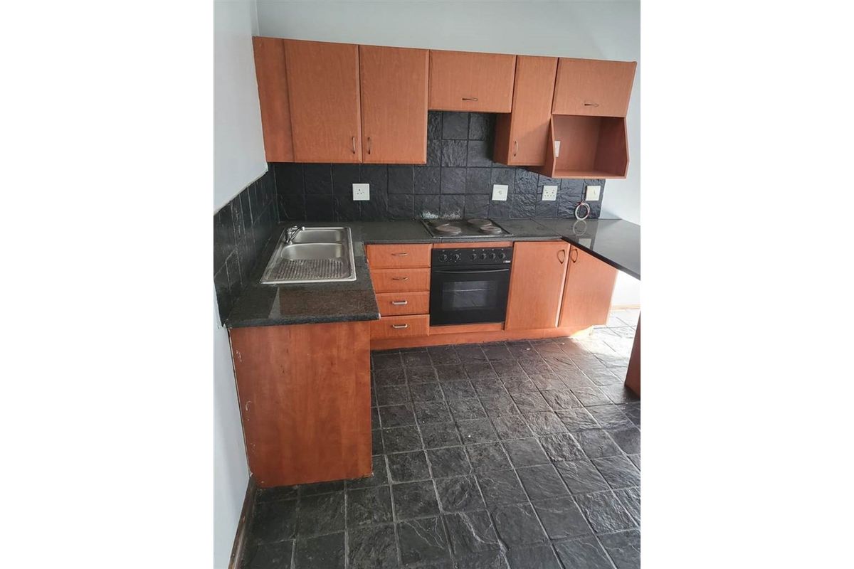 2 Bedroom ,1 Bathroom apartment available for sale in Noordwyk - Photo 3
