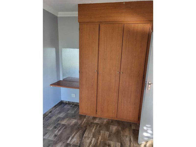 2 Bedroom ,1 Bathroom apartment available for sale in Noordwyk - Photo 9