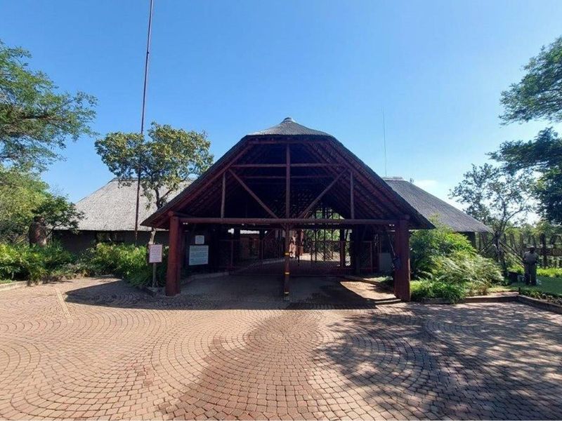 Beautiful Large house for sale in the spectacular Leopards Rock Country Estate - Photo 3