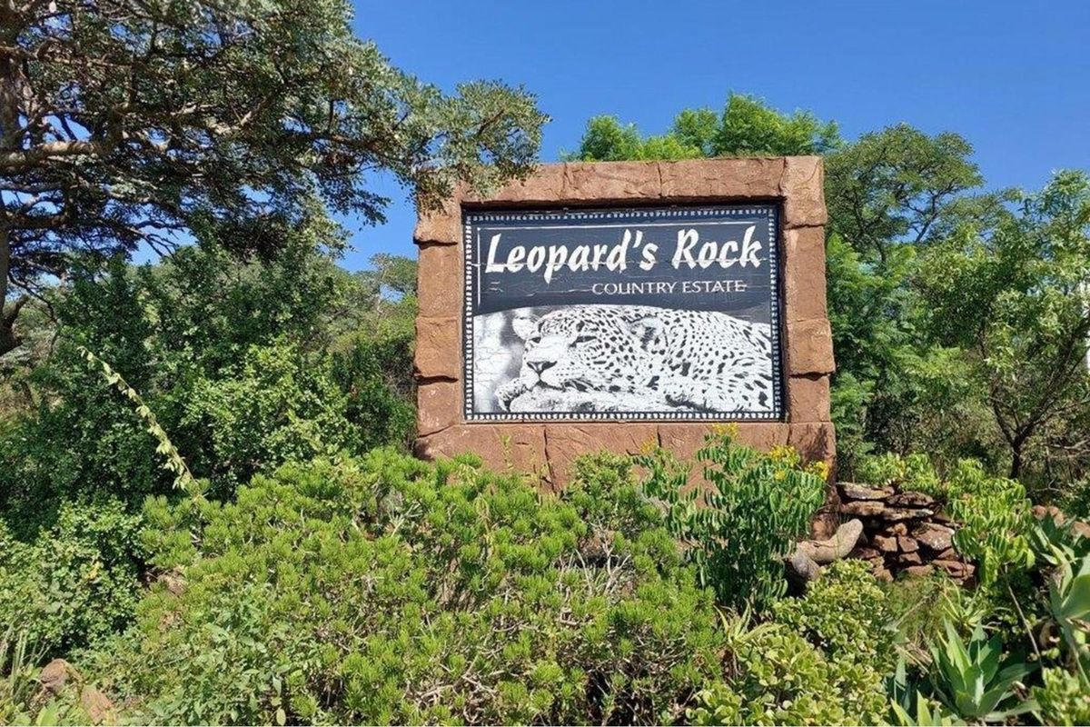 Beautiful Large house for sale in the spectacular Leopards Rock Country Estate - Photo 5