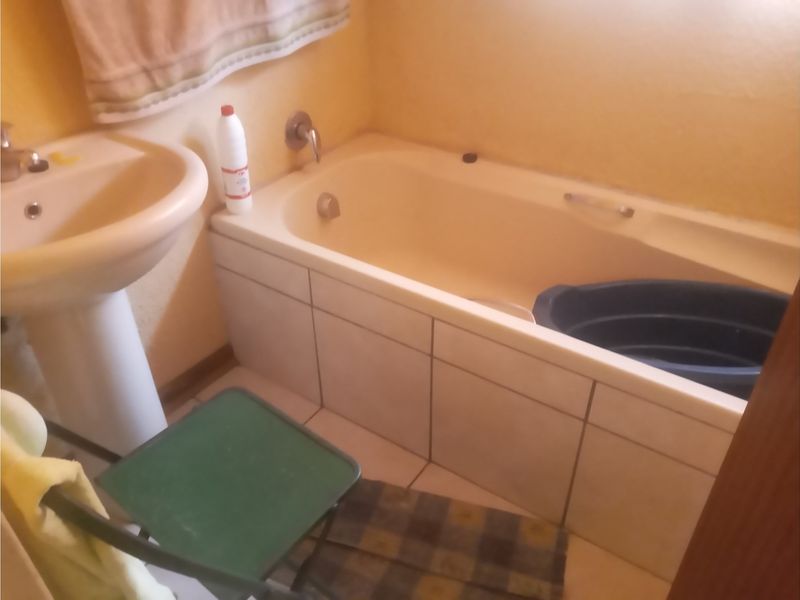 PROPERTY FOR SALE SESHEGO D - Photo 9