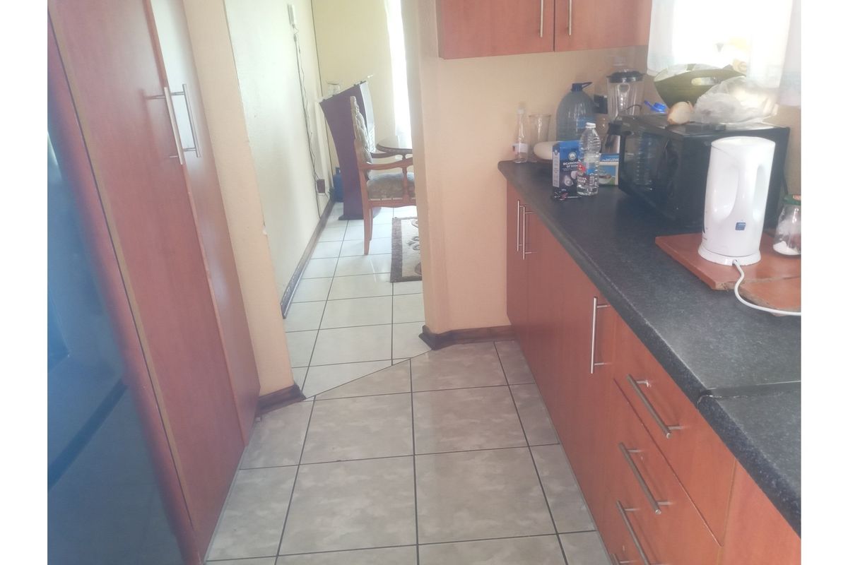 PROPERTY FOR SALE SESHEGO D - Photo 5