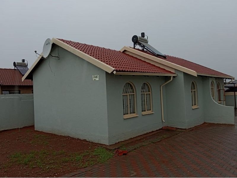 Full Title Stand alone House For Sale Protea North - Photo 7