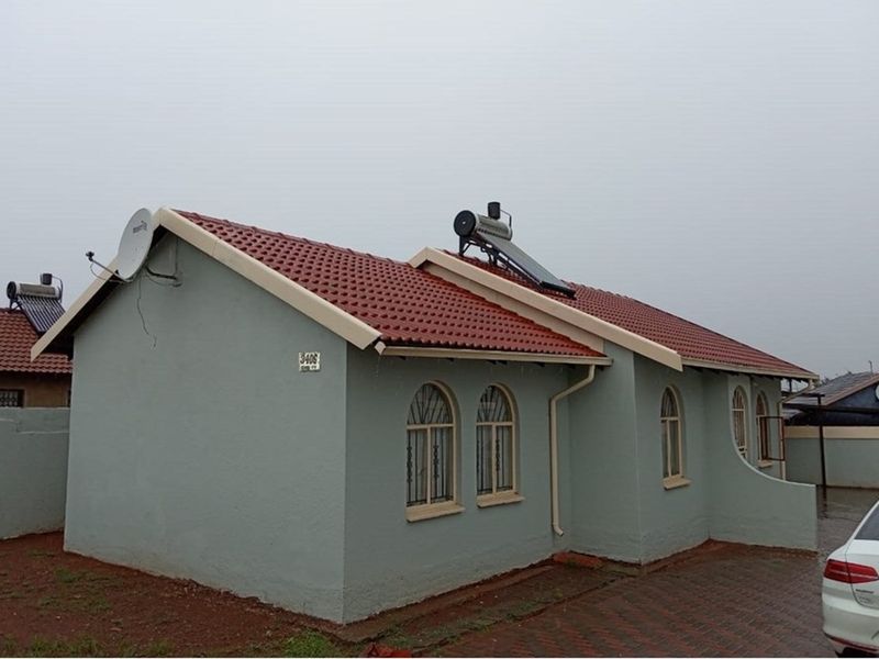 Full Title Stand alone House For Sale Protea North - Photo 8