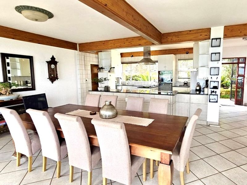 Experience unparalleled luxury in this stunning panoramic 4-storey retreat,situated in Kosmos! - Photo 4