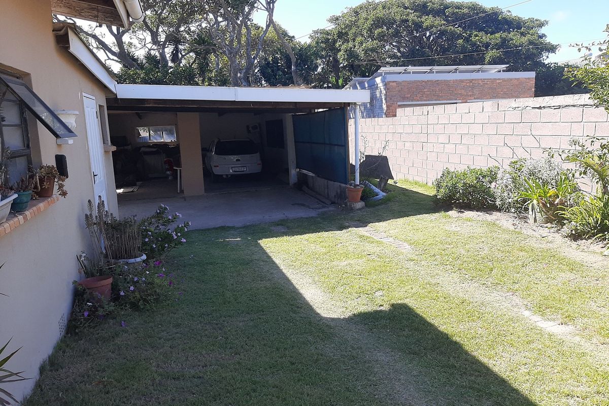 Spacious Home on East Bank Port Alfred - Photo 2