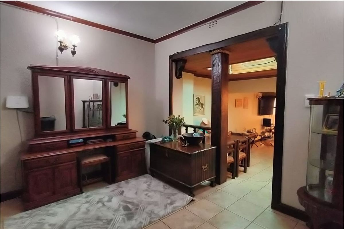 Ground floor unit in sought after neighbourhood. Perfect lock up and go - Photo 5