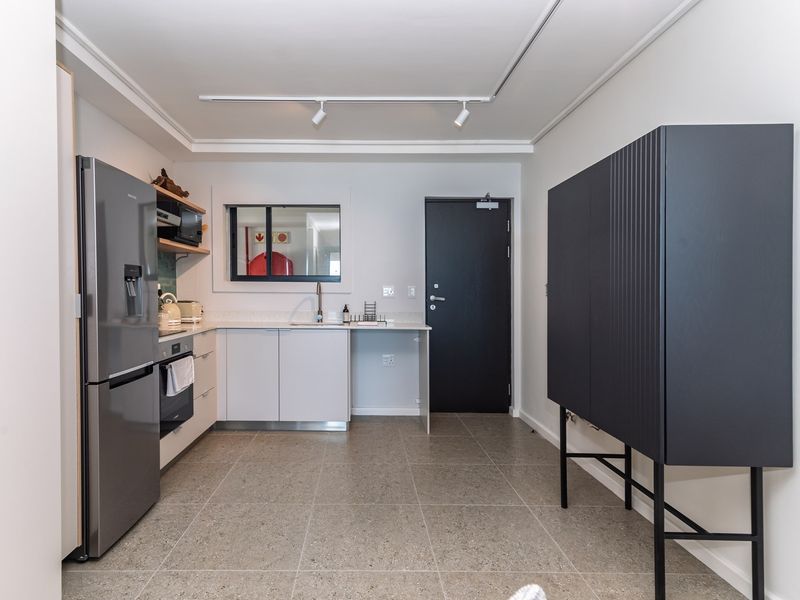 "Chic Coastal Apartment with Stunning Ocean Views" - Photo 8