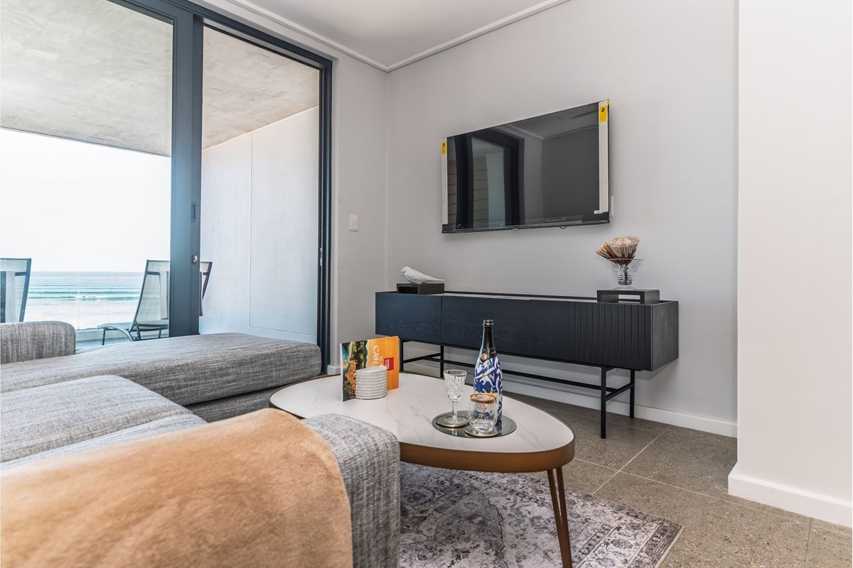 "Chic Coastal Apartment with Stunning Ocean Views" - Photo 5