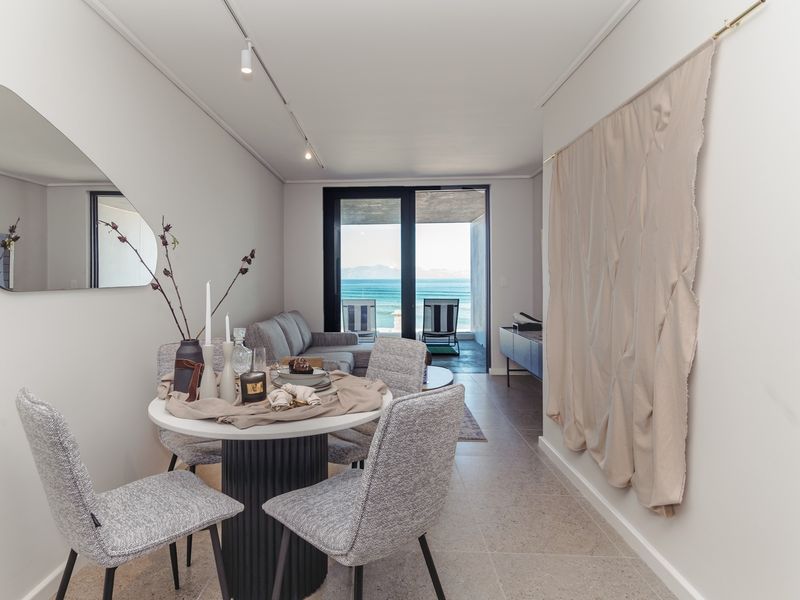 "Chic Coastal Apartment with Stunning Ocean Views" - Photo 2