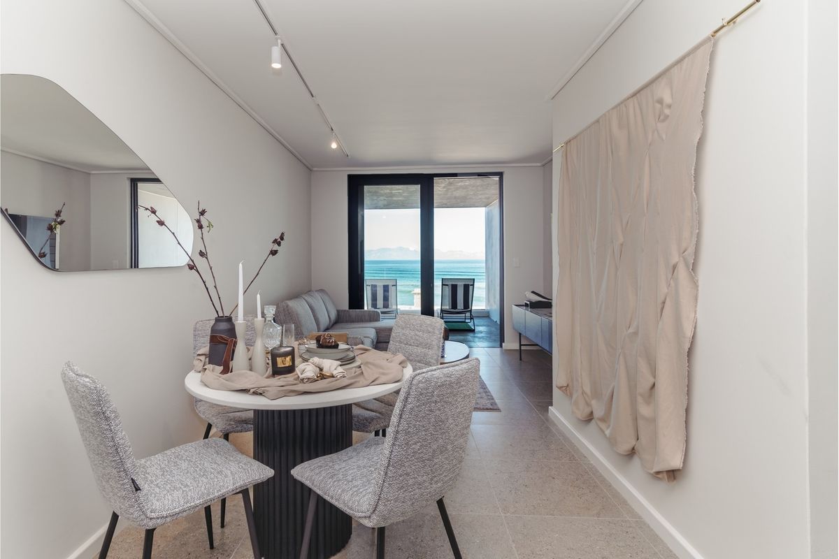 "Chic Coastal Apartment with Stunning Ocean Views" - Photo 2