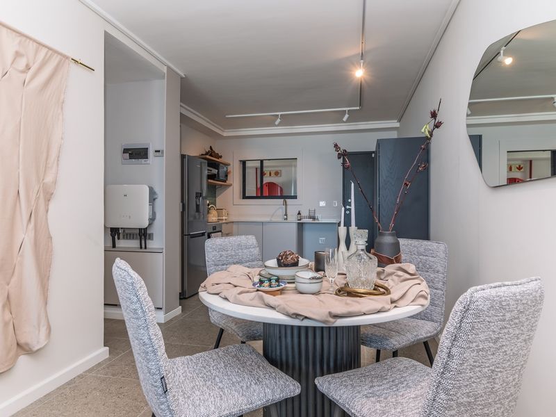 "Chic Coastal Apartment with Stunning Ocean Views" - Photo 3