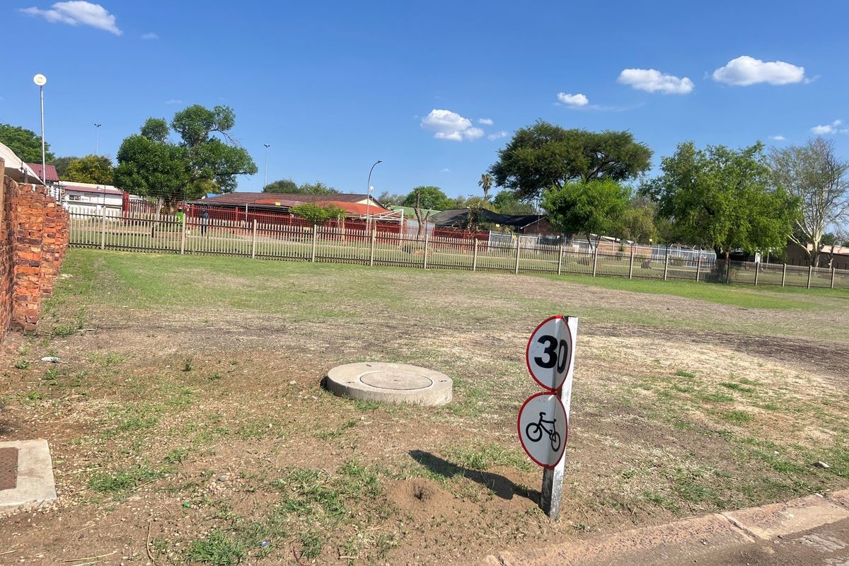 Embrace a chance to create a legacy in a community that offers both comfort and adventure! - Photo 3