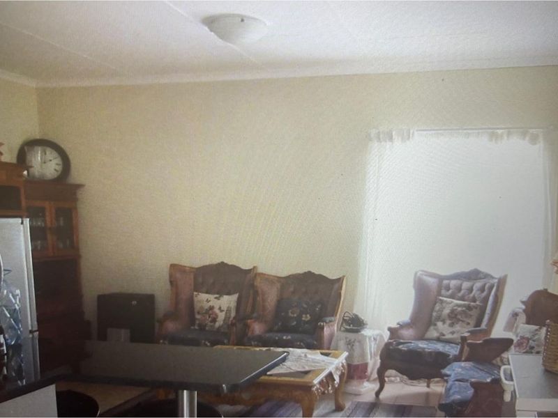 Cosy 3 Bedroom Townhouse in Die Heuwel Estate - Photo 9