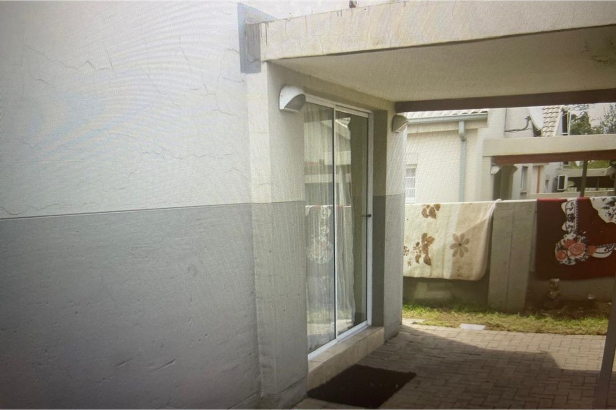 Cosy 3 Bedroom Townhouse in Die Heuwel Estate - Photo 3