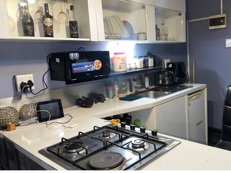 BATCHELOR FOR SALE IN MABONENG - Photo 10