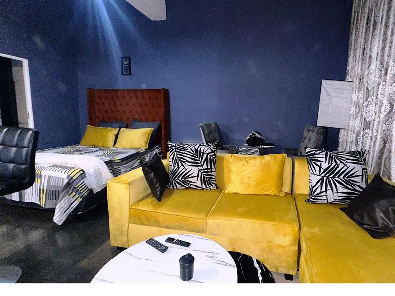 BATCHELOR FOR SALE IN MABONENG - Photo 9