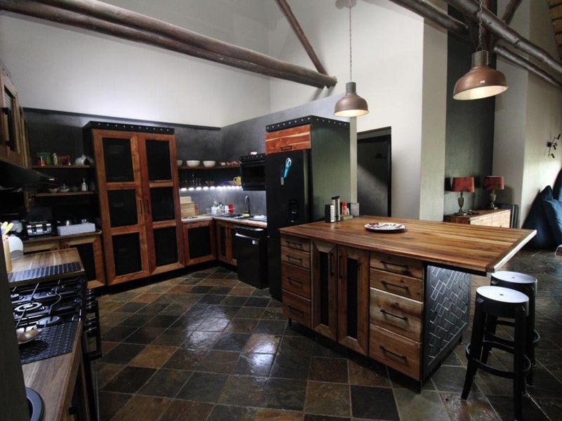 Intaba-Indle - South Africa - Six bedroom thatch lodge in private game reserve - Photo 8
