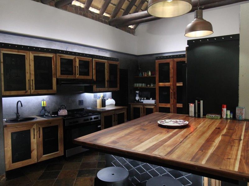 Intaba-Indle - South Africa - Six bedroom thatch lodge in private game reserve - Photo 7
