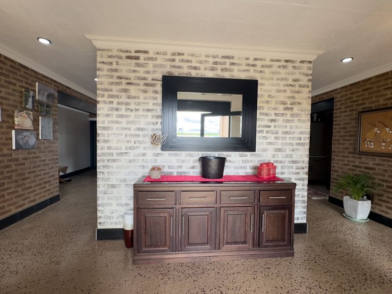 Discover Unrivaled Elegance and Freedom in Glen Cullen Country Estate - Photo 3