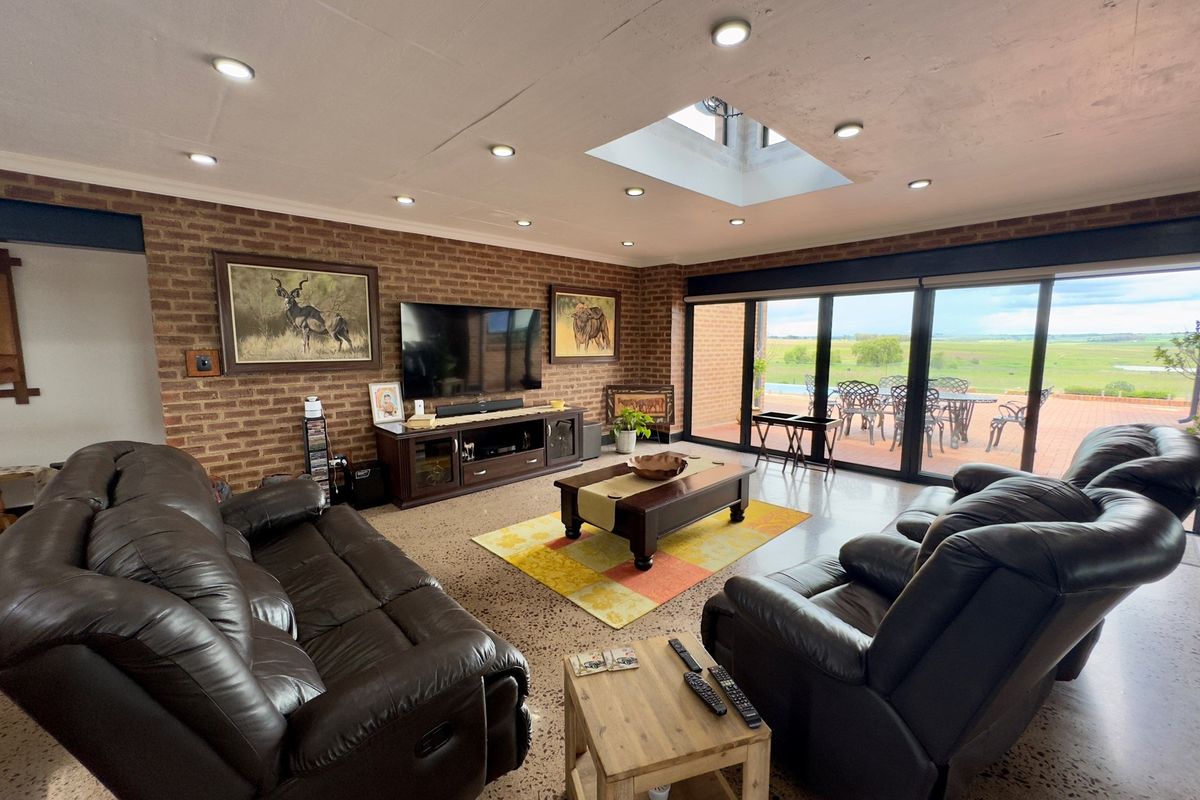 Discover Unrivaled Elegance and Freedom in Glen Cullen Country Estate - Photo 5