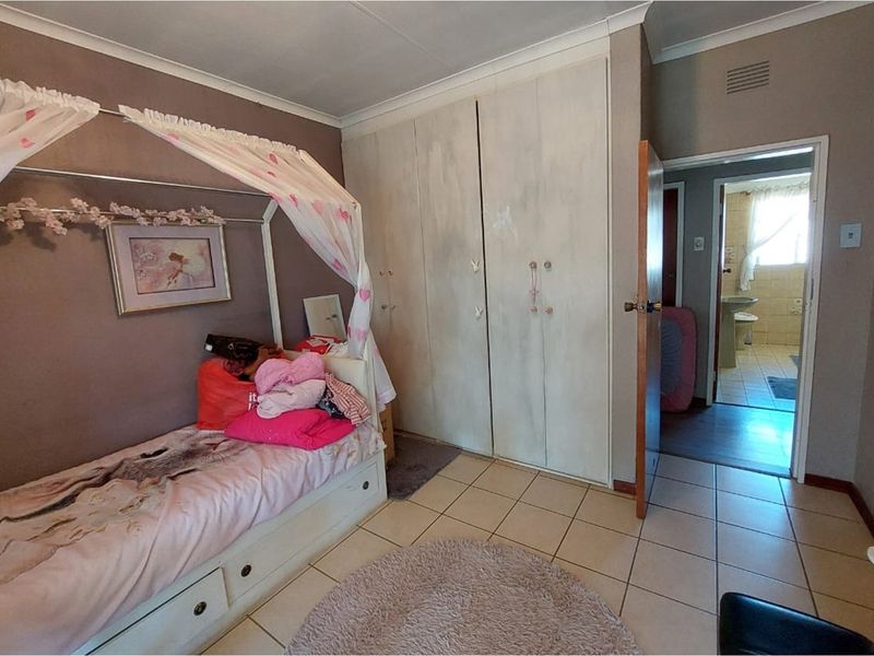 "Family Home in Orkney with Pool " - Photo 8