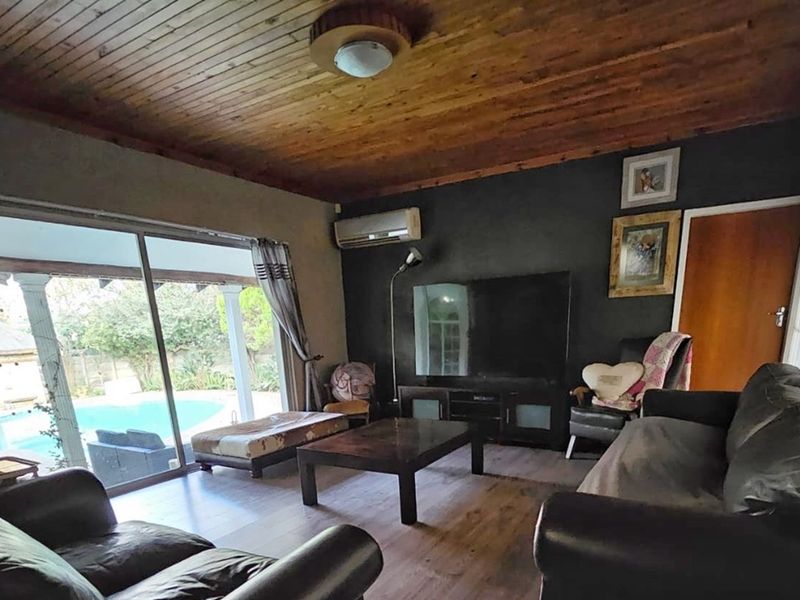 "Family Home in Orkney with Pool " - Photo 6