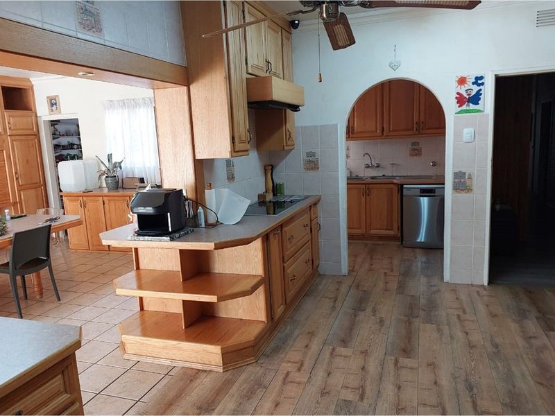 "Family Home in Orkney with Pool " - Photo 3