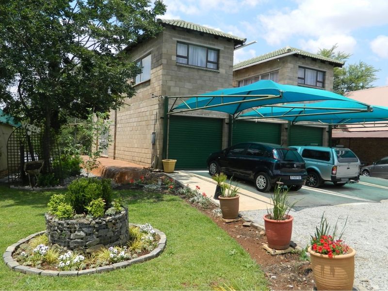 Riverside Retreat in Bosveld Park - Photo 9