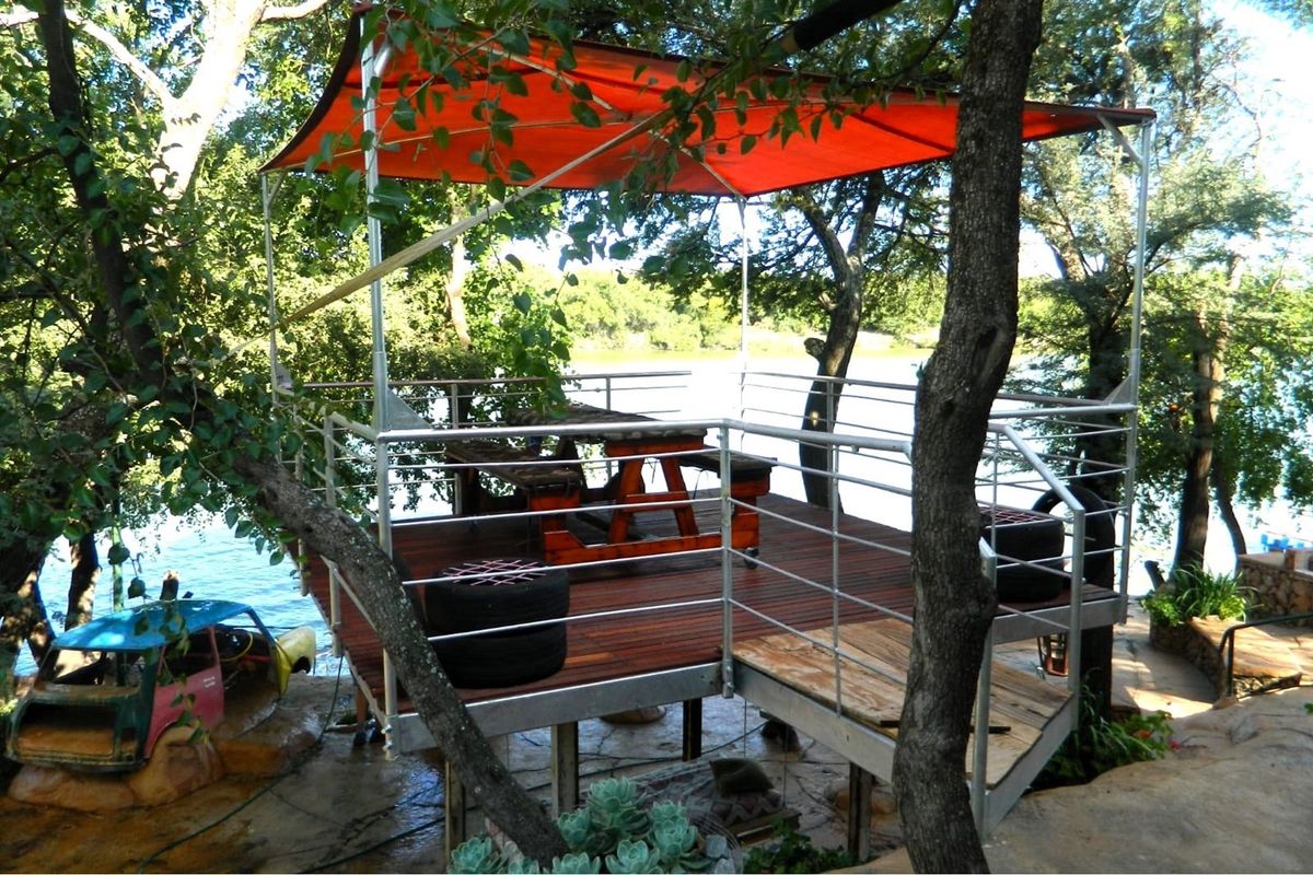 Riverside Retreat in Bosveld Park - Photo 3
