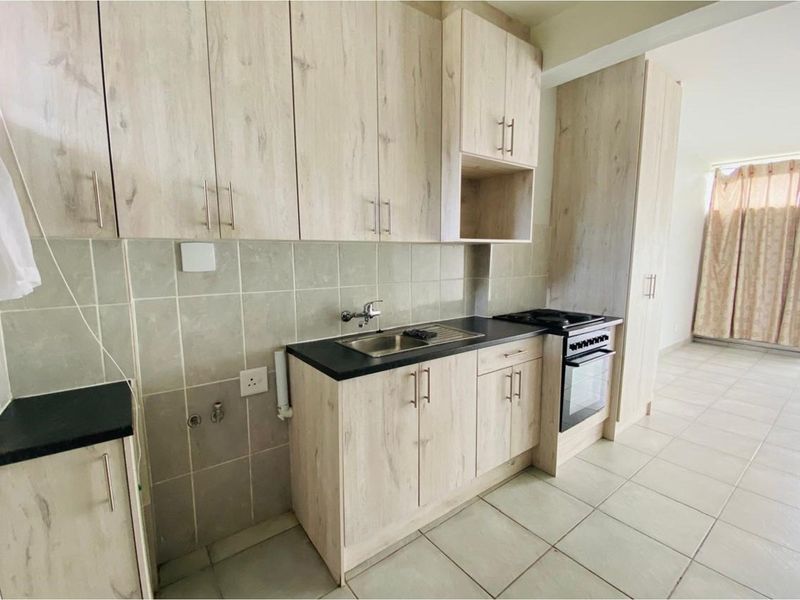 Bachelor flat for Sale in Sasolburg Central - Photo 3