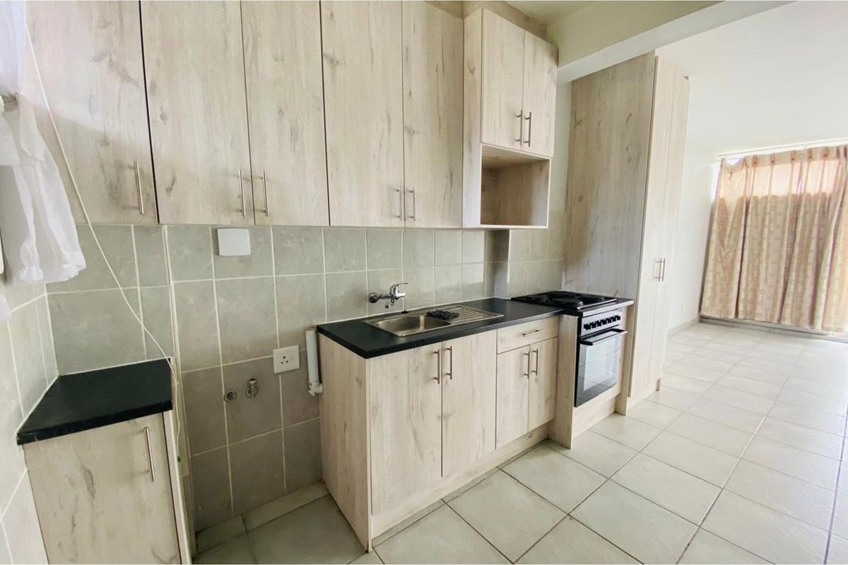 Bachelor flat for Sale in Sasolburg Central - Photo 3