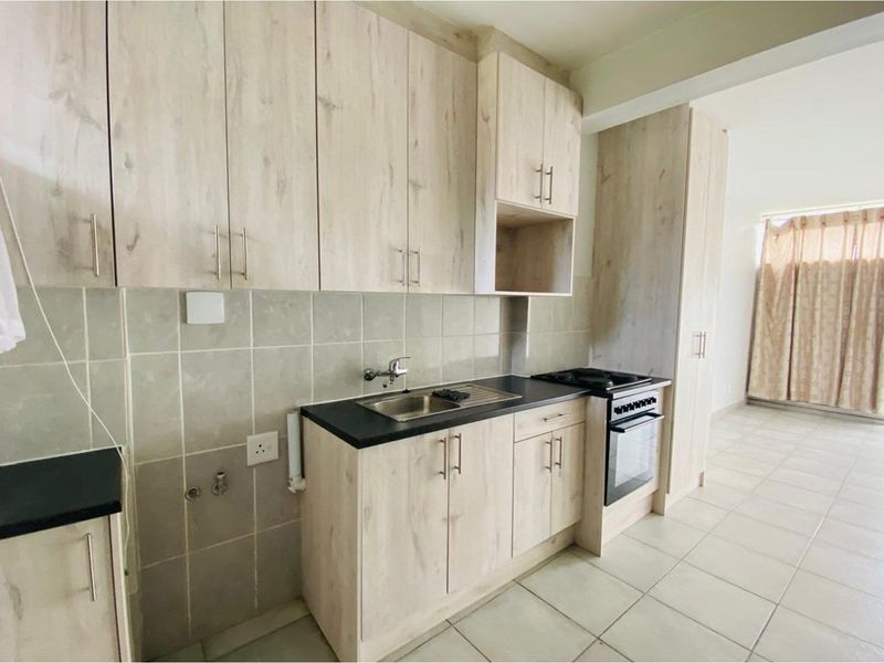 Bachelor flat for Sale in Sasolburg Central - Photo 5