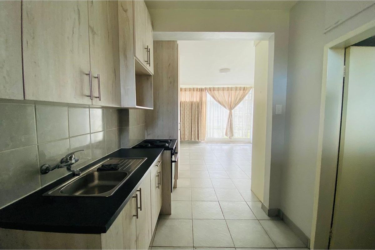 Bachelor flat for Sale in Sasolburg Central - Photo 4