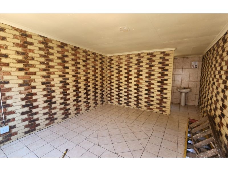 Investment Opportunity: High-Income Property - Photo 1