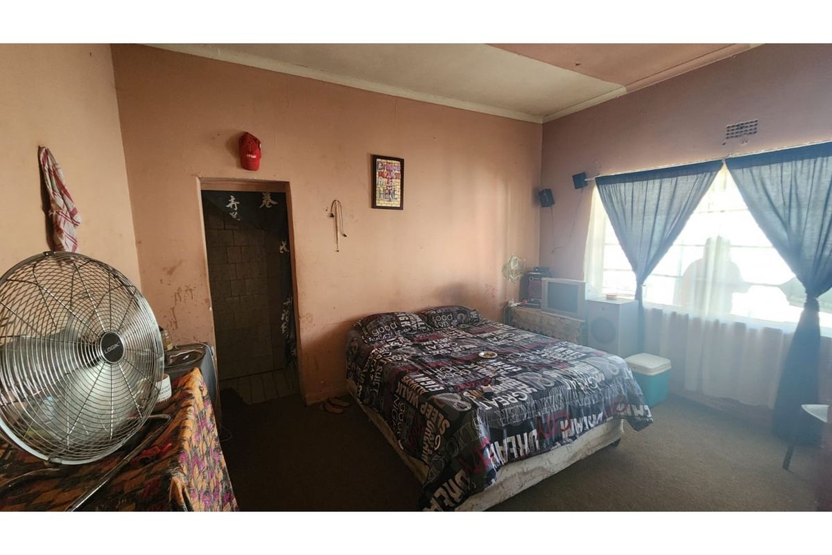 Investment Opportunity: High-Income Property - Photo 4