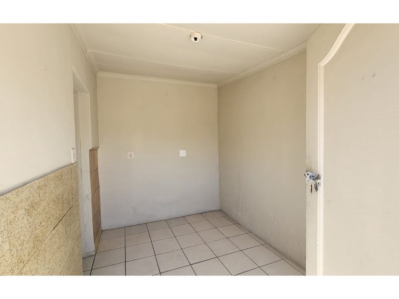 Investment Opportunity: High-Income Property - Photo 5